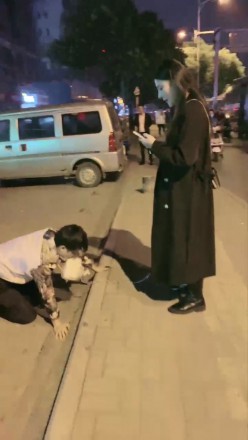 诺曦S热搜户外遛狗引围观当着群众语言羞辱辱骂史上最刺激 网友原创 第16张