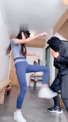 【苏州婉儿】小白鞋白袜踩/提档/耳光-HD绳艺资源网