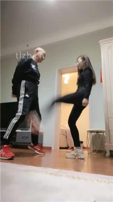 【魅儿】运动鞋白袜重度连环提档-HD绳艺资源网