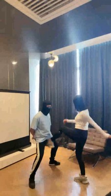 【美美子】双S踢裆场-高跟踩踏碾/手脚鞋底耳光-HD绳艺资源网
