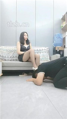 【古月安妮】素人小姐姐黑丝脏鞋脚下奴【双视角版】-HD绳艺资源网