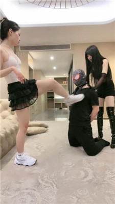 【维妮】双S-各种鞋连环重度提档/转胯舔闻脏鞋臭袜【双视角版】 bf38554 网友原创 第20张