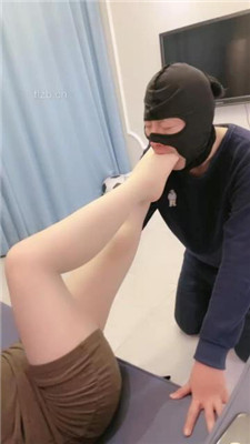 【晚晚】高跟踩踏/直接圣水/臭脚狂舔插嘴 bf36950 网友原创 第20张