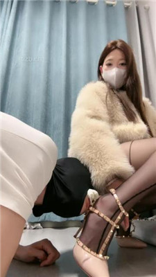 【樱子大人】鞭打虐乳/转胯爬行/白袜塞嘴全体重踩/提档 bf36933 网友原创 第10张