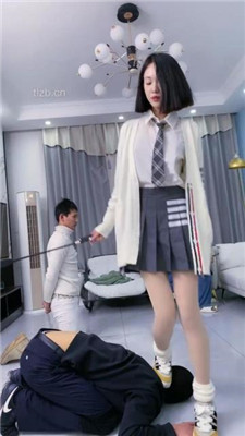 【麋鹿银儿】双奴VS双M-踩狗头/腿绞/转胯/鞭打/口水吐脸脚插嘴 bf35227 网友原创 第4张