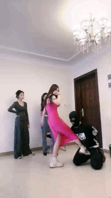 【宸宸】带素人入圈-反绑群殴-耳光虐乳/踢裆暴踹【完整版】 bf33413 网友原创 第9张