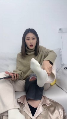 【狗哥】超强重口专场-口水+咀嚼物喂食/闻舔原味白袜 bf26386 网友原创 第4张