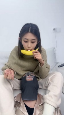 【狗哥】超强重口专场-口水+咀嚼物喂食/闻舔原味白袜 bf26386 网友原创 第5张