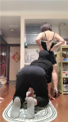 【糯米姐姐】双S-骑马/高跟虐打踢踹/喝圣水/【双视角版】 网友原创 第17张