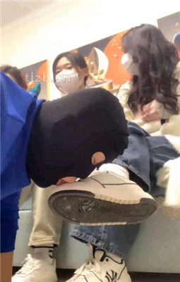 【精神小妹】4S素人学生主-恋足玩脚奴-HD绳艺资源网