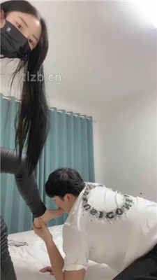 【三娘】皮裤女神裸足踩地毯【下】-HD绳艺资源网
