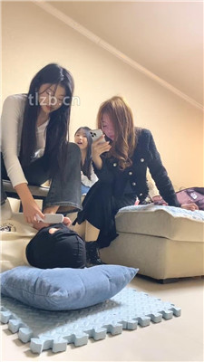 【精神小妹】4S-学生主-运动鞋原味袜气味控制【双视角版】-HD绳艺资源网