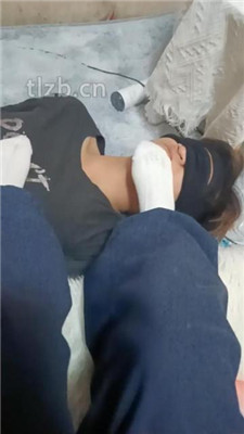 【酱酱果】白袜裸足踩脚垫-HD绳艺资源网