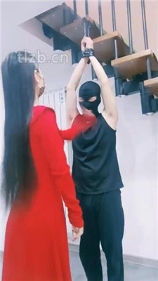 【护短】吊绑驯化不听话的小狗-HD绳艺资源网