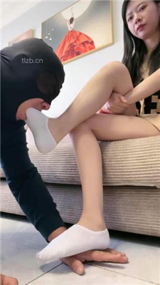 【樱木花椒】篮球宝贝深喉专场/白丝棉船袜裸足插嘴狂舔 网友原创 第10张