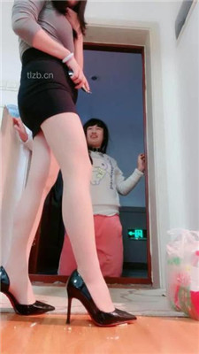【桃子老师】骑马胯下辱/鞭打/高跟长靴踩/嘴塞袜子罚跪 网友原创 第19张