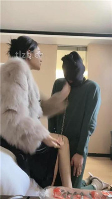 【小月牙】狗链拴丧家之犬-虐乳/藤条抽/闻舔高跟/卫生巾辱 网友原创 第5张
