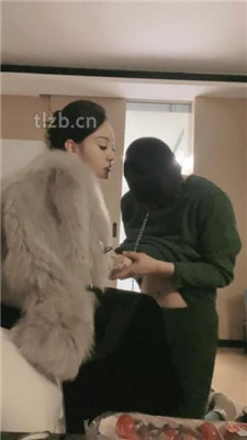 【小月牙】狗链拴丧家之犬-虐乳/藤条抽/闻舔高跟/卫生巾辱 网友原创 第9张