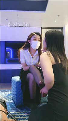 【安琪】情侣奴-奴下奴-跪舔臭脚/闻高跟/踩踏捆绑【双视角版】 网友原创 第4张