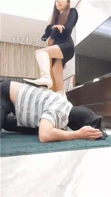 【森田熙子】调闺蜜男友-高跟美腿踩虐+圣水 网友原创 第15张
