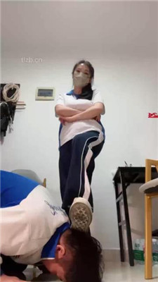 【甜心教主】学生服诱惑-超臭白袜气味辱/嘴洗袜子-HD绳艺资源网