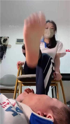 【甜心教主】学生服诱惑-超臭白袜气味辱/嘴洗袜子 网友原创 第15张