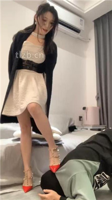 【小麦】掐乳揪耳朵/袜子塞嘴/脚喂蛋糕/脚插嘴/内裤诱惑/喂圣水 网友原创 第2张
