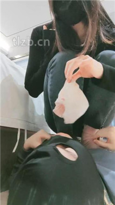【妮蔻】长靴踩狗头/人肉座椅/踩踏/舔脏鞋底/闻鞋闻白袜 网友原创 第17张