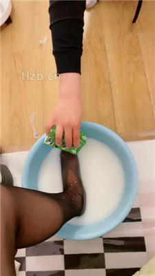 【心动茜茜】短靴碾压狗爪/闻舔超臭棉袜/喝洗脚水口水 网友原创 第11张