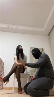 【艾拉】女上司的体罚-揪耳朵/深喉/踩踏耳光/坐脸/提档 网友原创 第3张