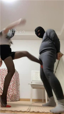 【艾拉】女上司的体罚-揪耳朵/深喉/踩踏耳光/坐脸/提档 网友原创 第8张