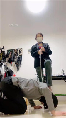 【甜心教主】双S-鞋碾压踩/揪耳朵/舔口水鞋底/腿夹【双视角版】 网友原创 第2张