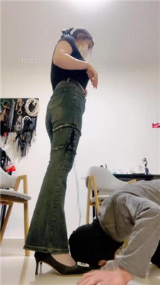 【甜心教主】双S-鞋碾压踩/揪耳朵/舔口水鞋底/腿夹【双视角版】 网友原创 第19张