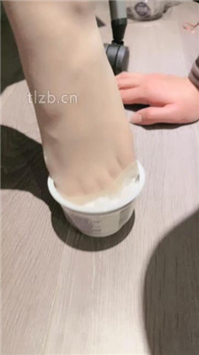 【清禾】脚底踩踏喂食/骑马/肉丝舔脚丫-HD绳艺资源网