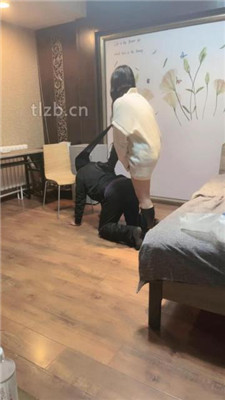 【嘉一】长靴提档/碾压踩狗爪/骑马/强制闻鞋-HD绳艺资源网