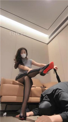 【禾未】模特S-黑丝高跟美腿踩虐/人体鞋架-HD绳艺资源网