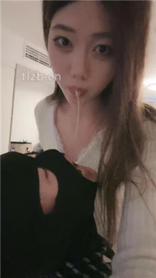 【樱子大人】口吐奶茶喂/转胯爬行/虐乳/臭丝袜脚捂脸 网友原创 第6张