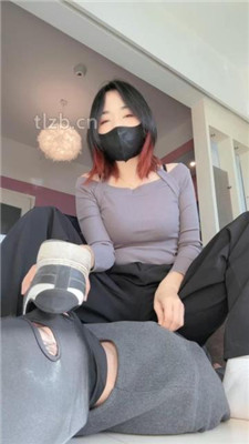 【朱砂痣】骑马/喝圣水/全体重踩踏/强制闻鞋/白袜脚插嘴/恋足舔 网友原创 第12张