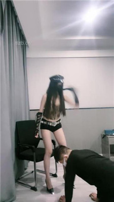 【司宁青】性感女神-重度鞭打/高跟崇拜/转胯踩狗舌/骑脖夹头-HD绳艺资源网