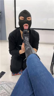 【辣姐】长靴踩踏/下跪伺候/清理泥巴鞋底-HD绳艺资源网