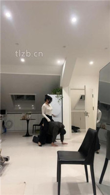 【黛帝】健身教练是狗奴-狗链遛狗/鞭打/高跟玉足恋足舔 网友原创 第5张