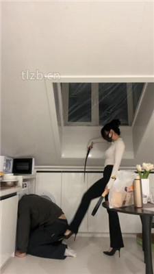 【黛帝】健身教练是狗奴-狗链遛狗/鞭打/高跟玉足恋足舔 网友原创 第6张