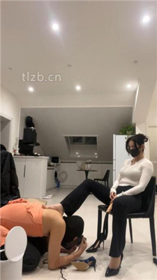 【黛帝】健身教练是狗奴-狗链遛狗/鞭打/高跟玉足恋足舔 网友原创 第10张