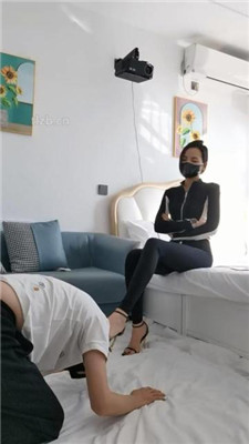 【皮皮】高跟凉鞋踩虐/耳光抽/转胯爬行-HD绳艺资源网
