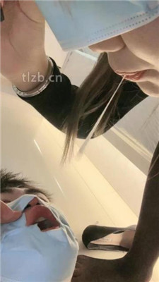 【漫漫】姐妹花S虐-转胯狗爬/跪舔臭脚/踩踏/狂吸臭白袜 网友原创 第2张