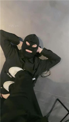 【黑兔】严刑逼供教训犯人-舔脏老爹鞋/吊绑虐打/狗链遛狗 网友原创 第13张