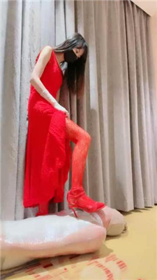 【美娜格格】死亡游戏-保鲜膜包裹/马丁靴踩踏/花样窒息 网友原创 第14张