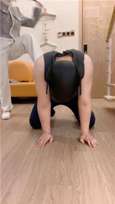 【可可公主】运动鞋踩踏/骑马转胯/鞭打/狂吸臭白袜-HD绳艺资源网