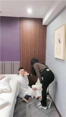【尤金女皇】双奴争宠跪求暴揍-HD绳艺资源网