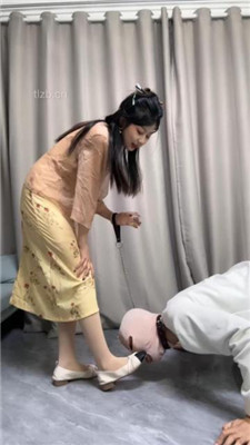 【樱木花道】古风S-耳光/狗链遛狗/踩踏舔脏鞋/臭脚狂吸 网友原创 第3张